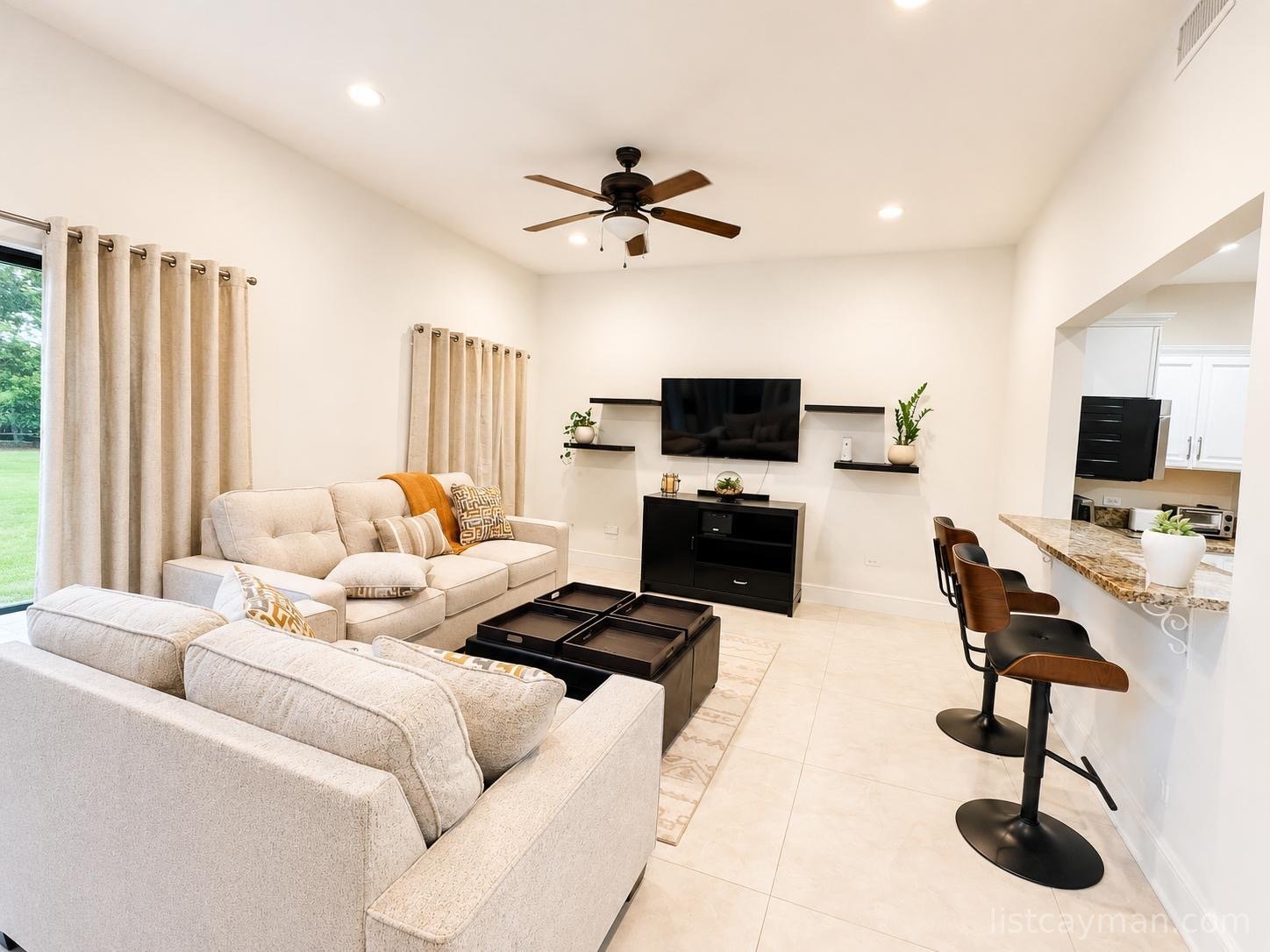 Hilton Estates 3 bed townhome & Pool George Town