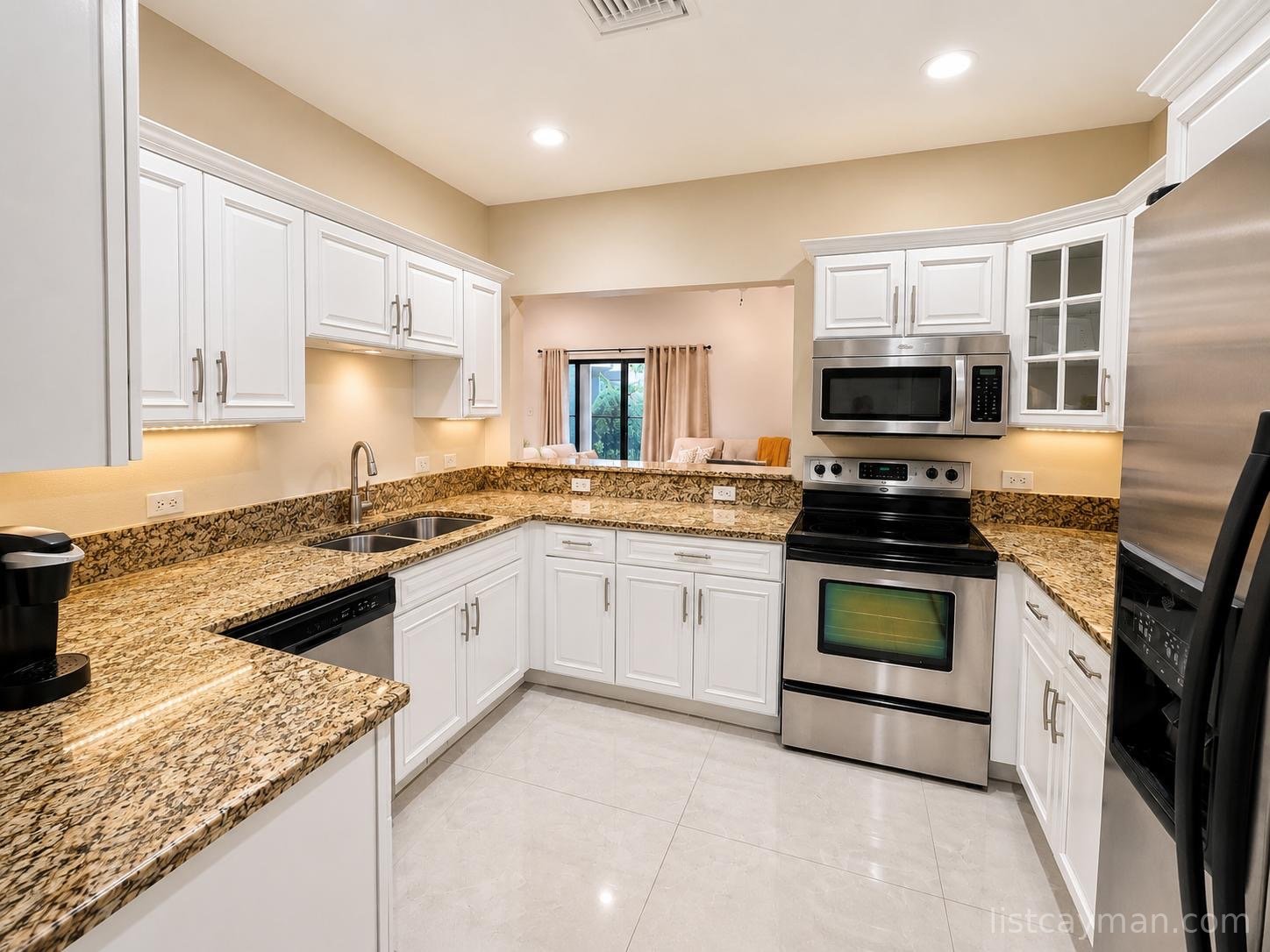 Hilton Estates 3 bed townhome & Pool George Town photo 4