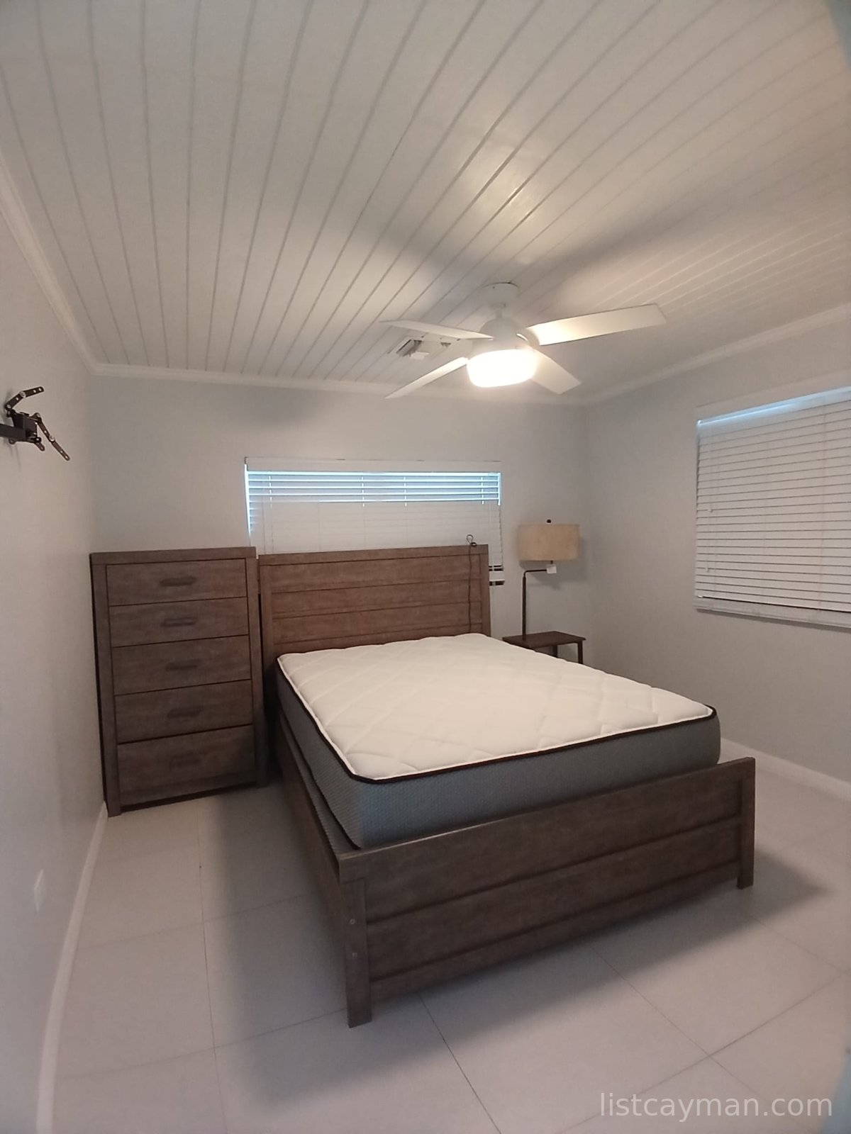 Walkers Rd 2 bed 1 bath