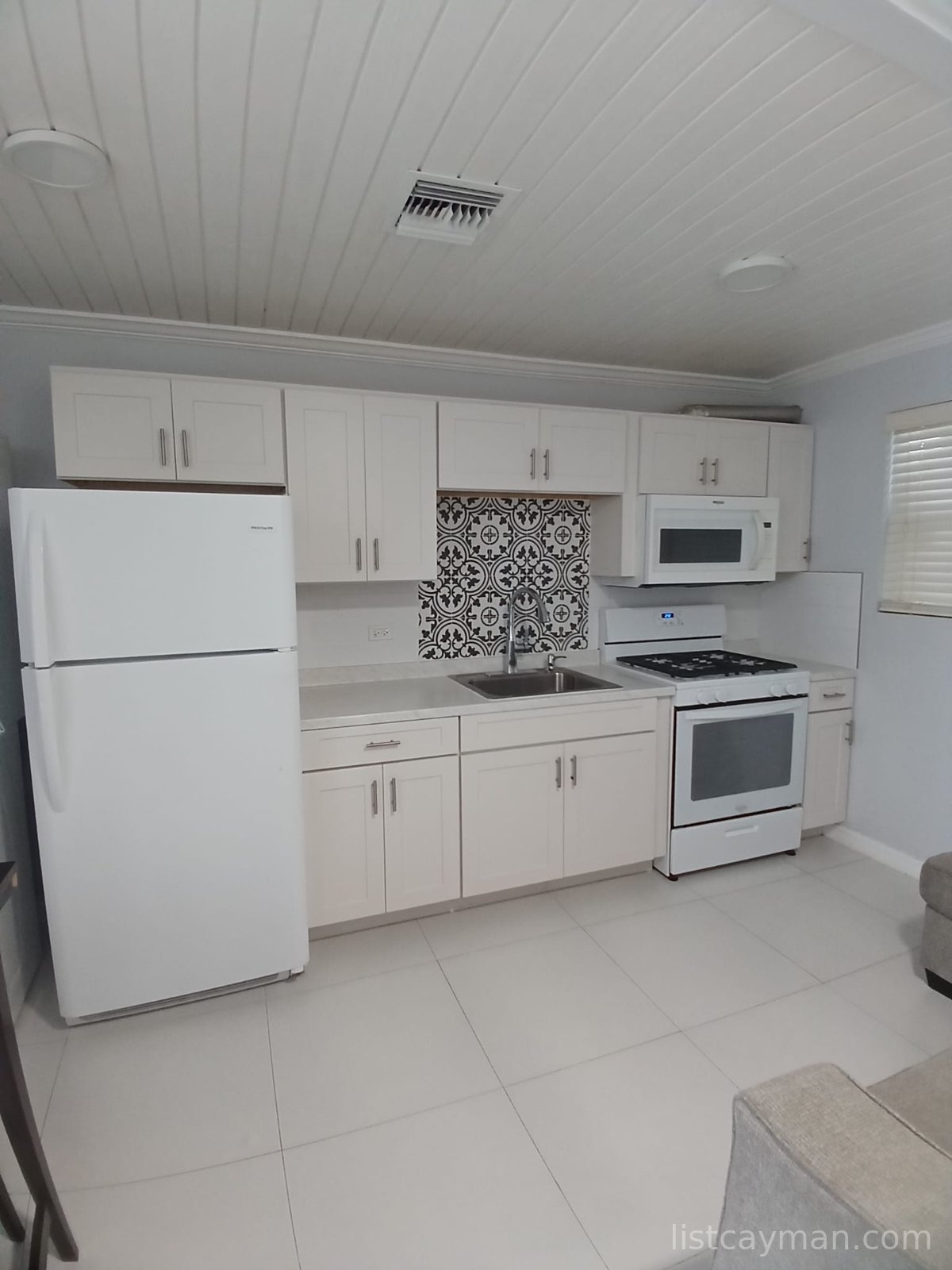 Walkers Rd 2 bed 1 bath photo 5