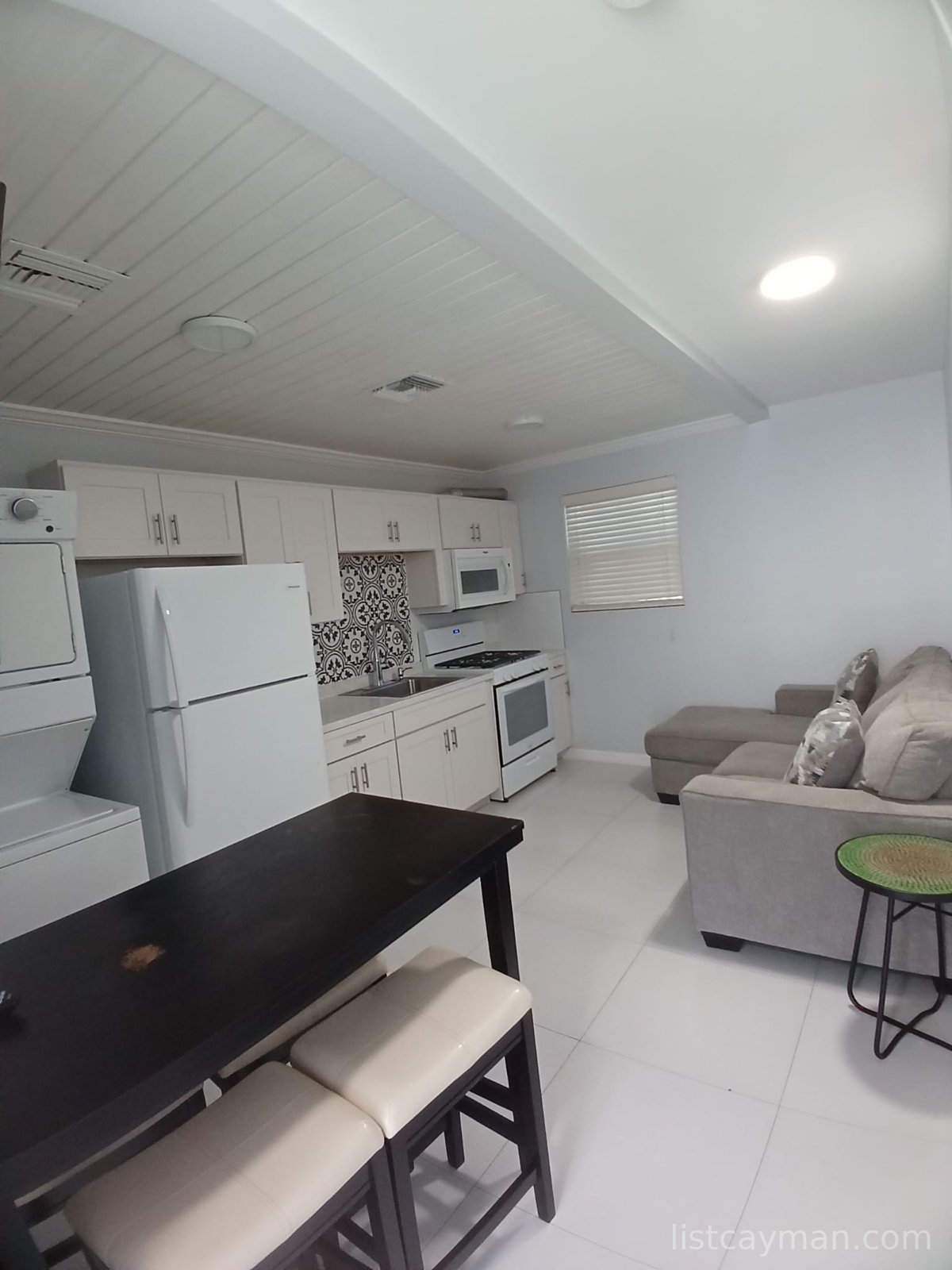 Walkers Rd 2 bed 1 bath photo 4