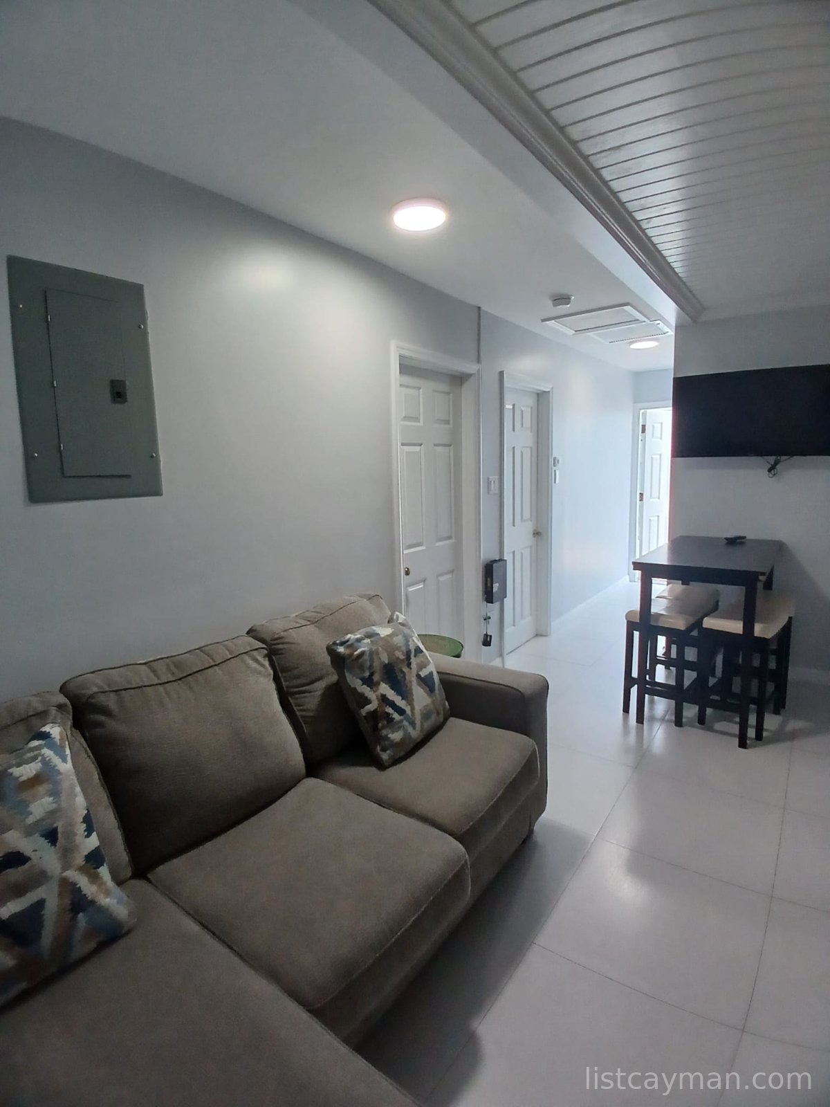 Walkers Rd 2 bed 1 bath photo 2