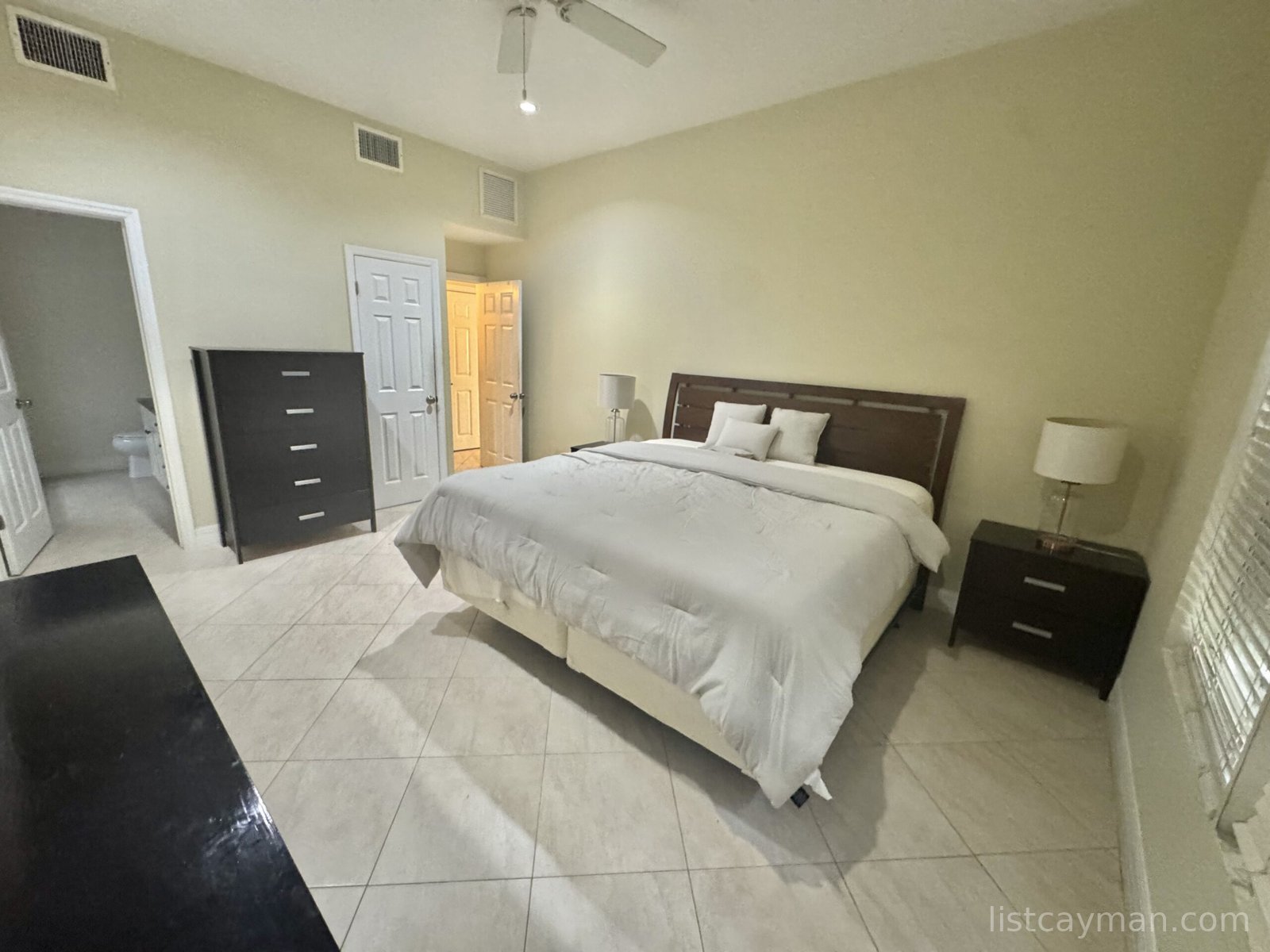 Cloudscape 2BR/2BA Duplex