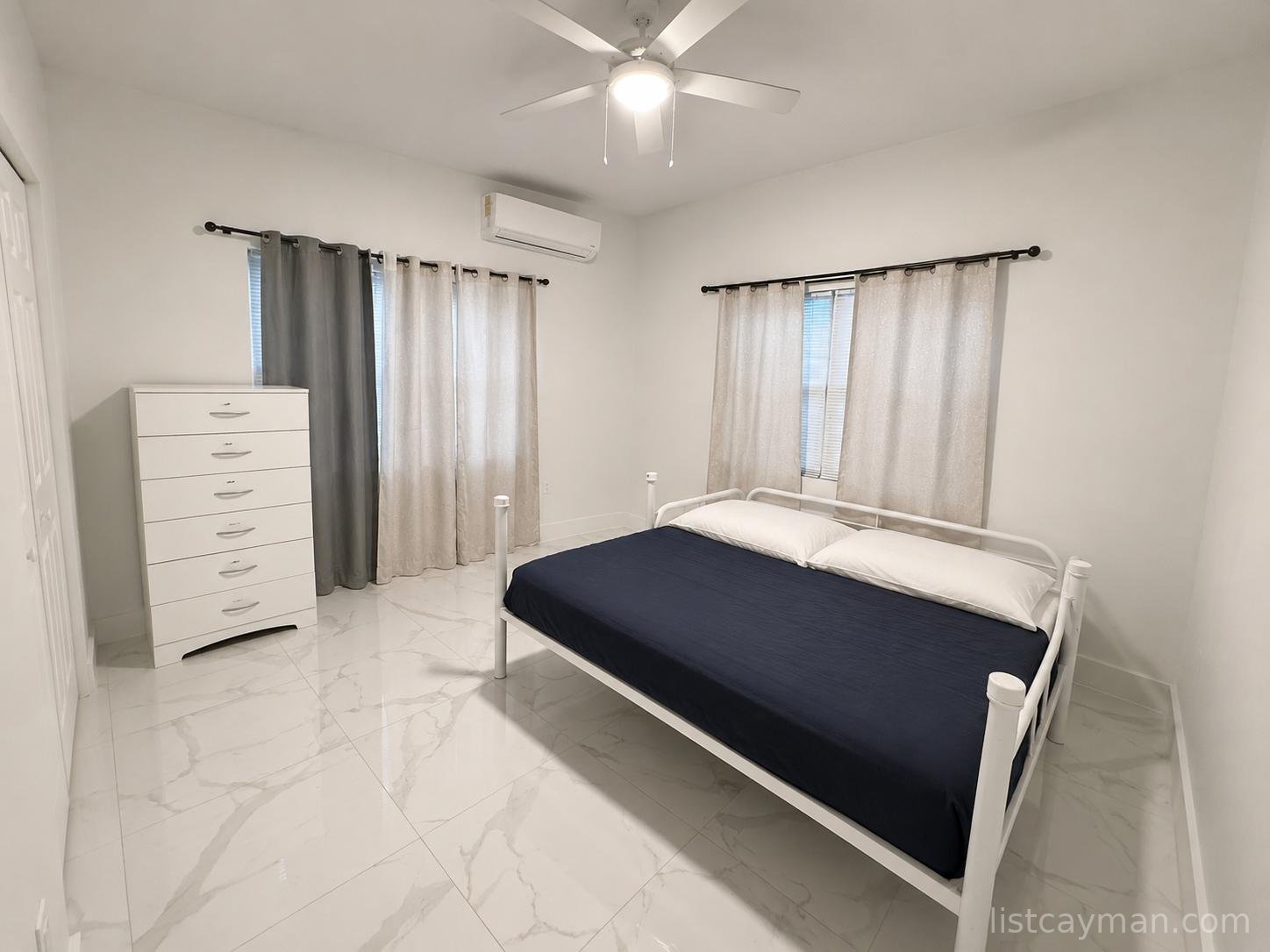 Charming 3 bed & Den Home photo 7