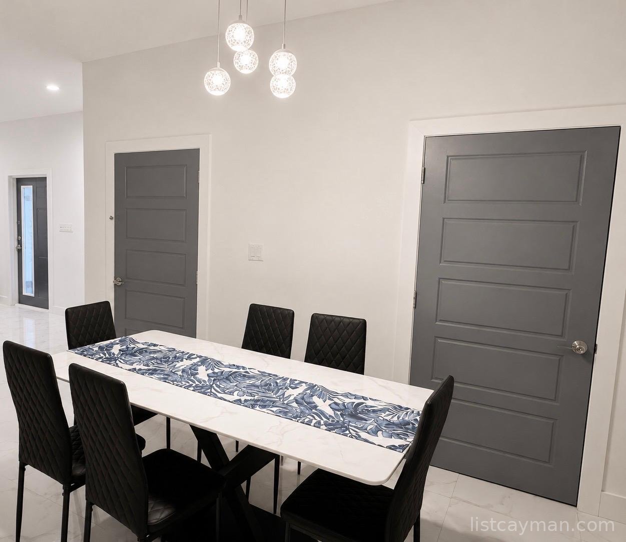 Charming 3 bed & Den Home photo 8
