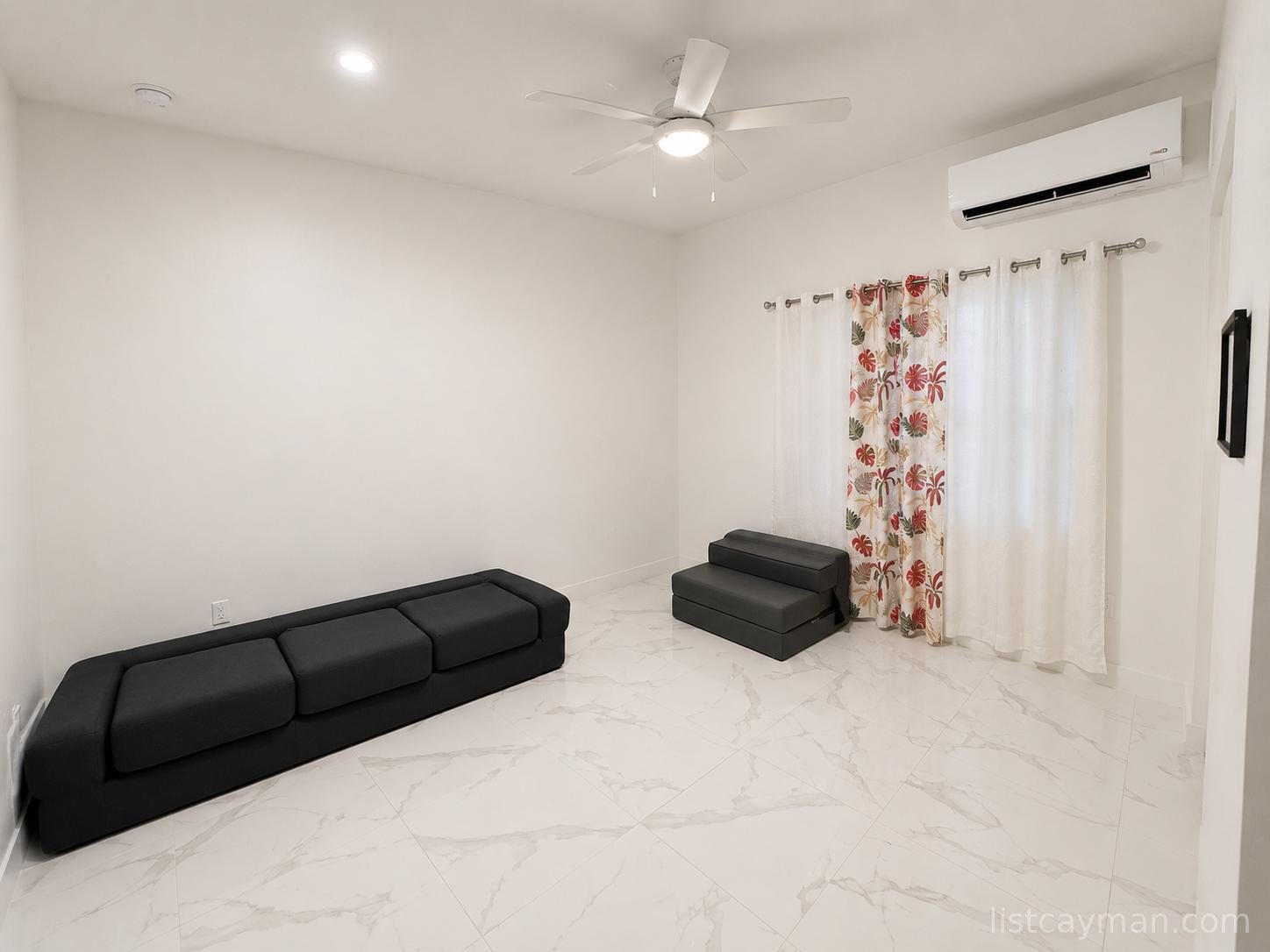 Charming 3 bed & Den Home photo 5