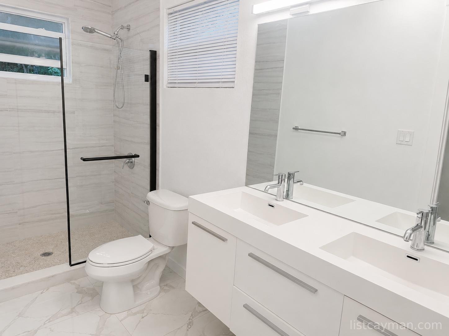 Charming 3 bed & Den Home photo 9