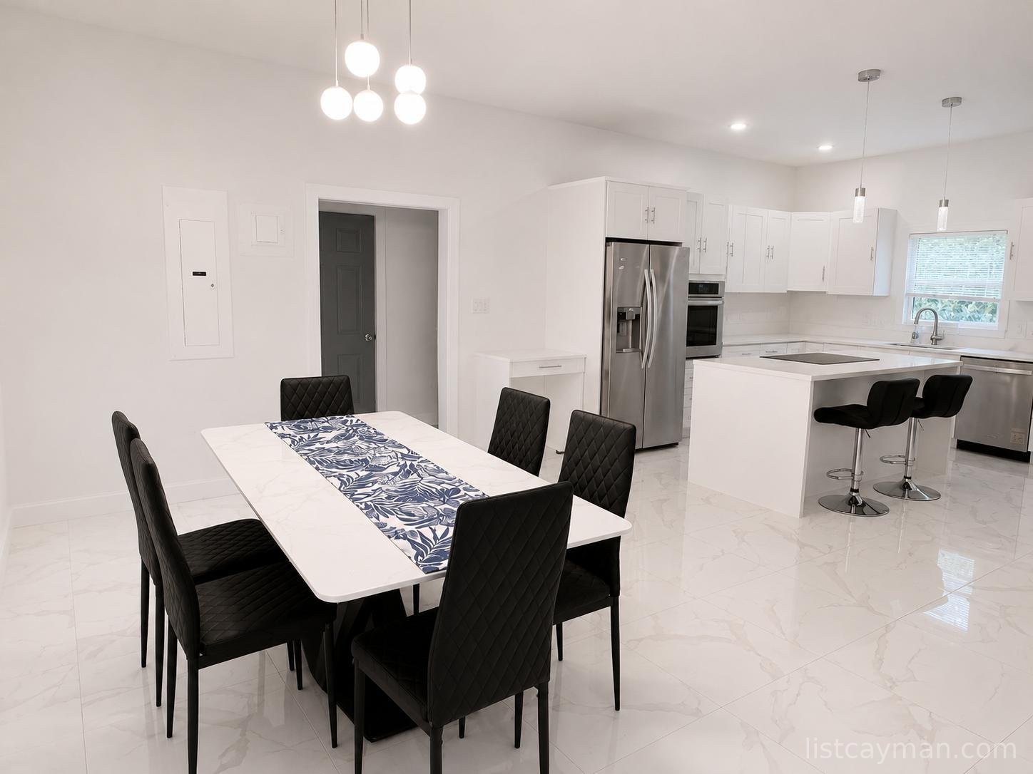 Charming 3 bed & Den Home photo 6