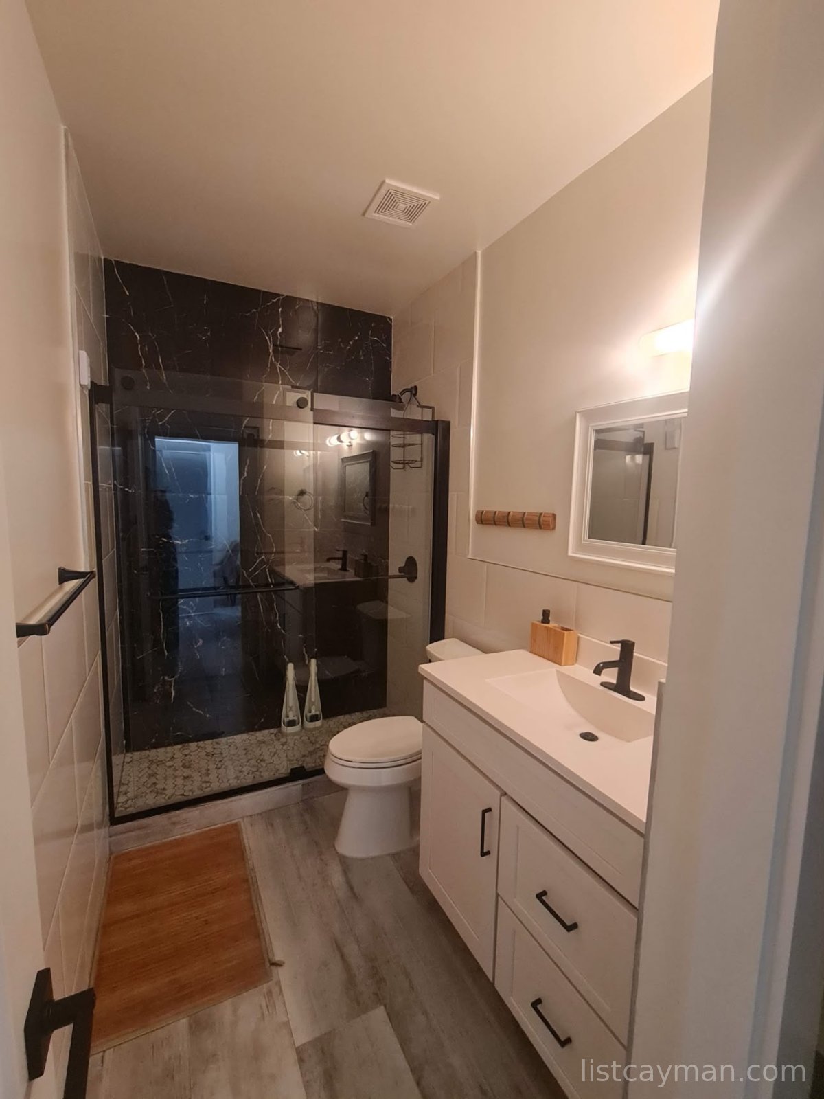 Foxtail Courts 2 bed 2 bath Condo photo 4
