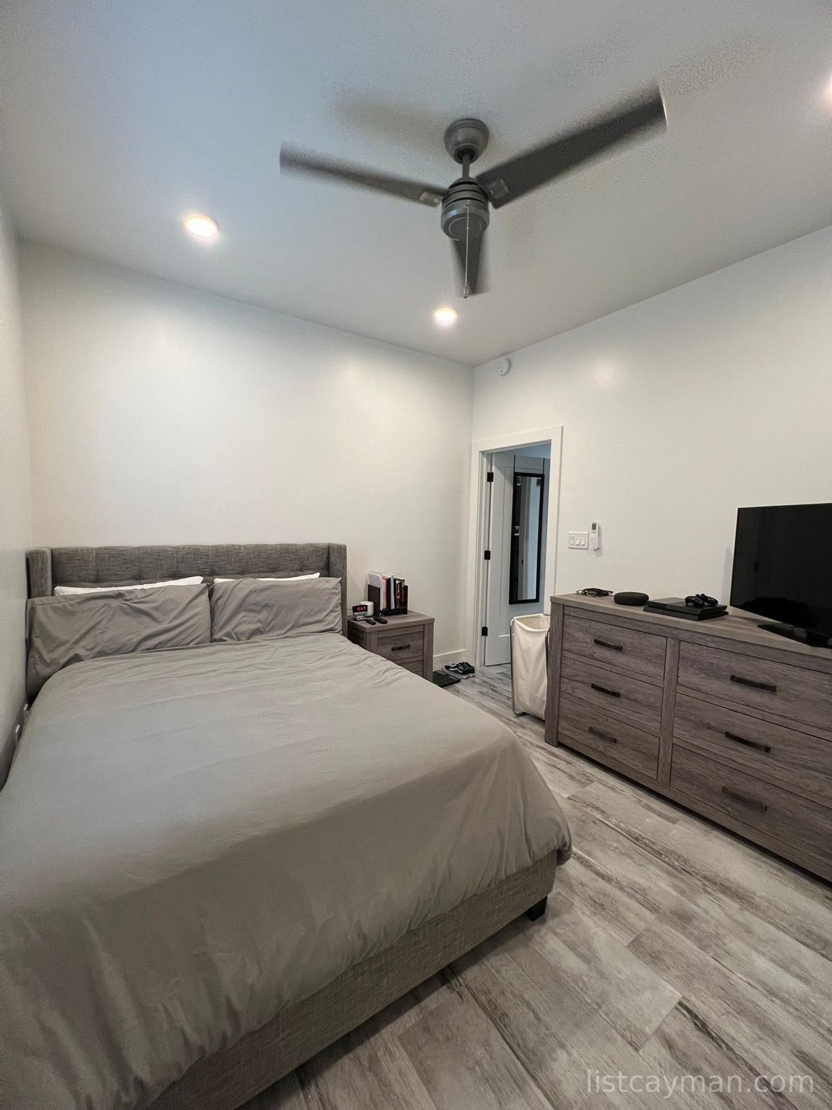 Foxtail Courts 2 bed 2 bath Condo