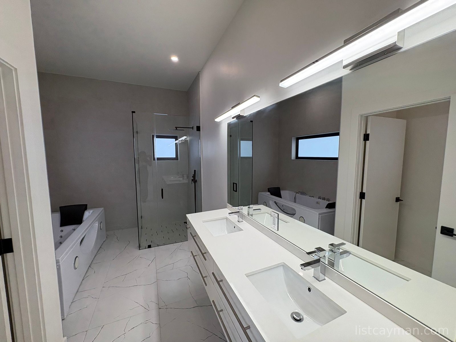 Foxtail Villas 4 bedr w Swimming Pool & Garage photo 9