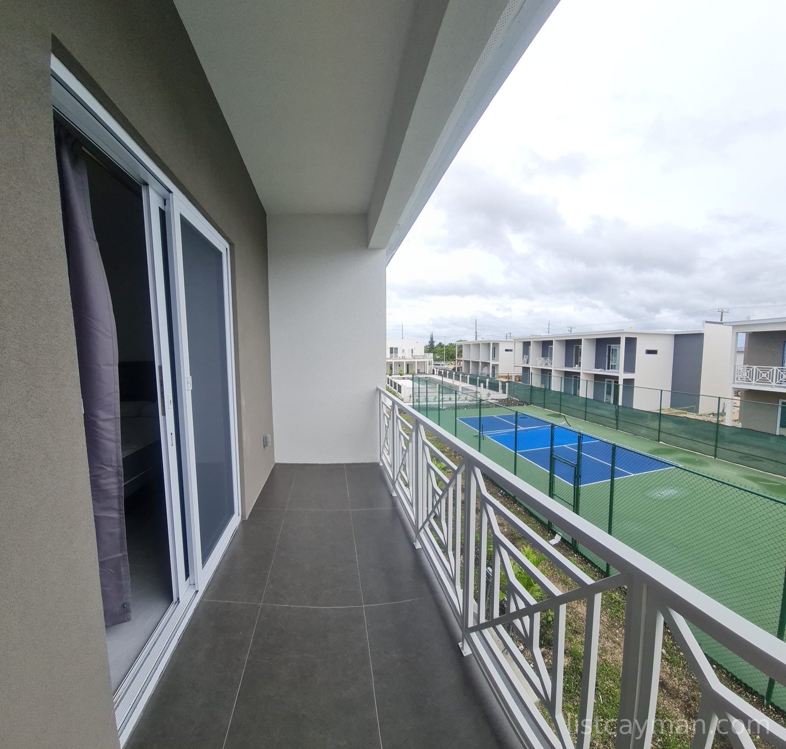 YARL Condo 1BR/1BA photo 5