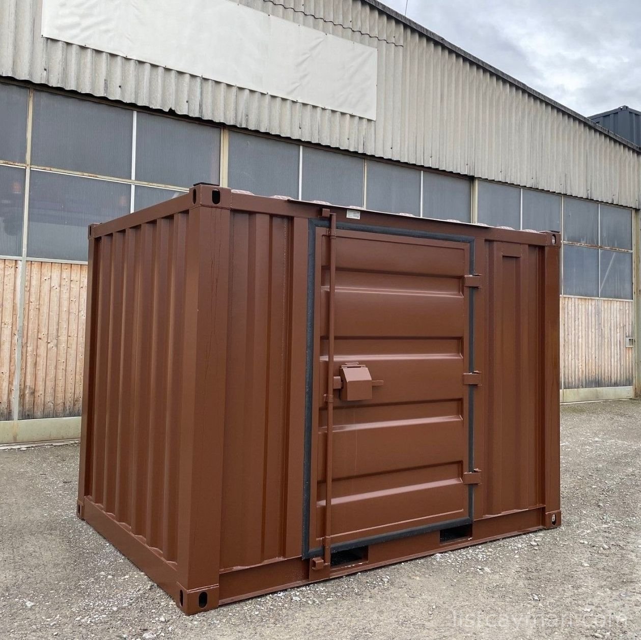 9-foot storage container with side door photo 2